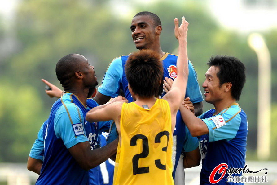 不如意!穆里奇肌肉拉伤将手术 或缺阵长达几个月