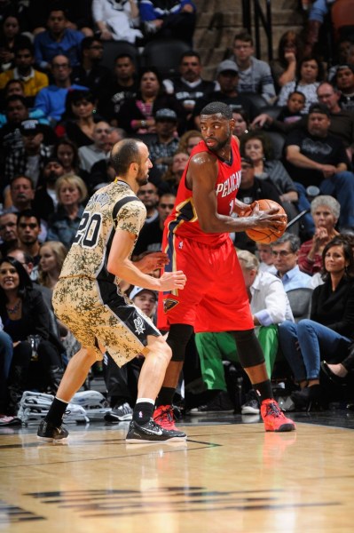 莱纳德失绝杀!马刺2连败 浓眉27+11+4+6帕克28分