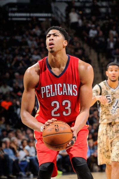 莱纳德失绝杀!马刺2连败 浓眉27+11+4+6帕克28分