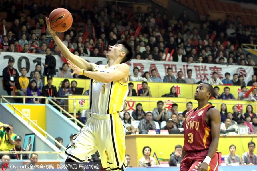 浙江德比火药味儿浓 鞠鹏恶犯被吹违体全场骂傻X