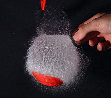 子弹穿过的瞬间