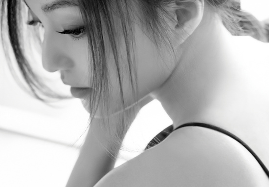 张韶涵抢歌会求新 生活低调4狗陪伴当宅女