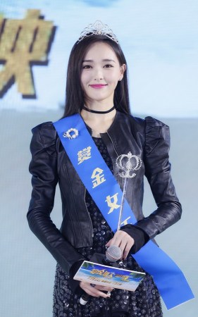 《赏金猎人》首映唐嫣与两大男神配合默契