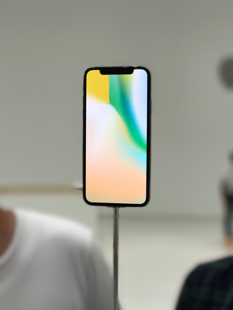 iPhone X成本2400元 苹果为何敢卖万元?原因意外