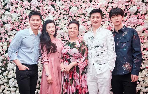 范丞丞硬照公布正式进军娱乐圈,姐姐范冰冰保驾护航