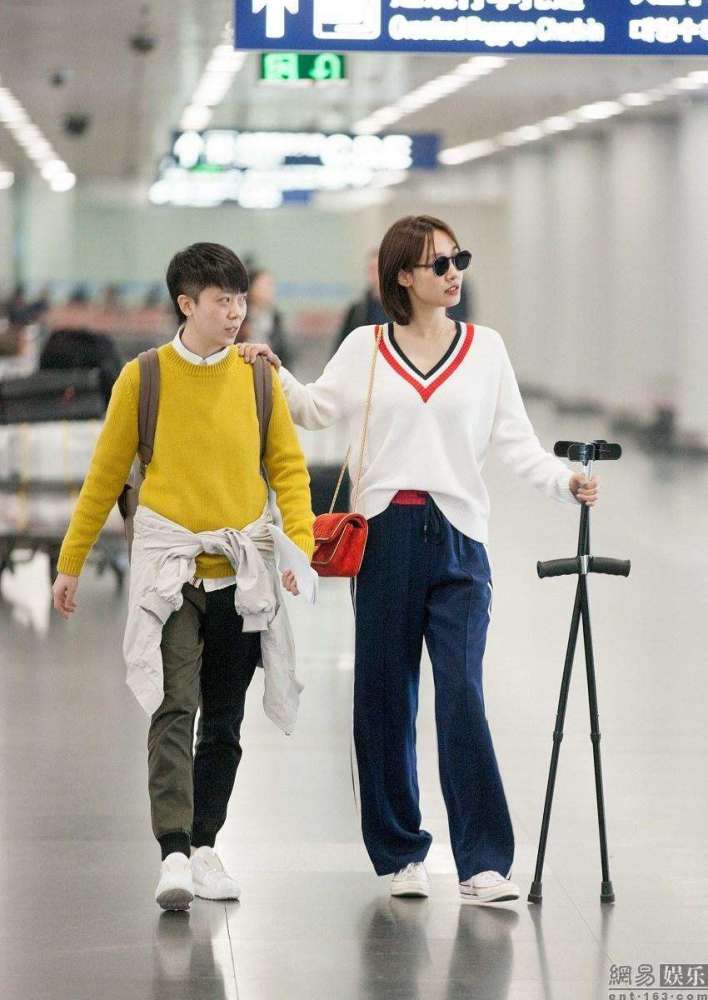 白百何现在这么惨了?素颜不洗头,又肿又村的去跑活动