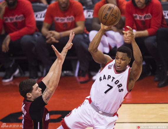 双熗63分猛龙晋级东决 韦德16+4热火黯然告别