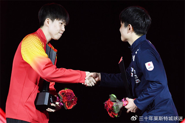 王楚钦夺冠不光彩?被质疑靠遮挡才赢,邓亚萍和张本智和都有发声