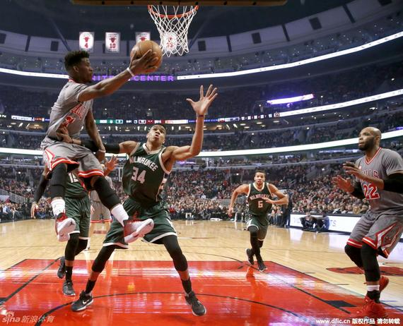 巴特勒32+10 罗斯复出 公牛击退雄鹿迎五连胜