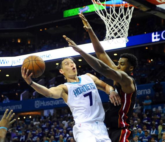 沃克34分阿豪21+3救主 黄蜂击退热火扳成2-2