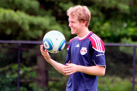 维泰尔诺维茨基举办慈善足球赛 向舒马赫致敬!