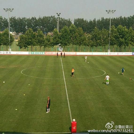潍坊杯-鲁能青年队1-2狼堡 无缘四强将交手皇马