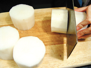 养肺佳品:白萝卜炖蜂蜜---菜谱