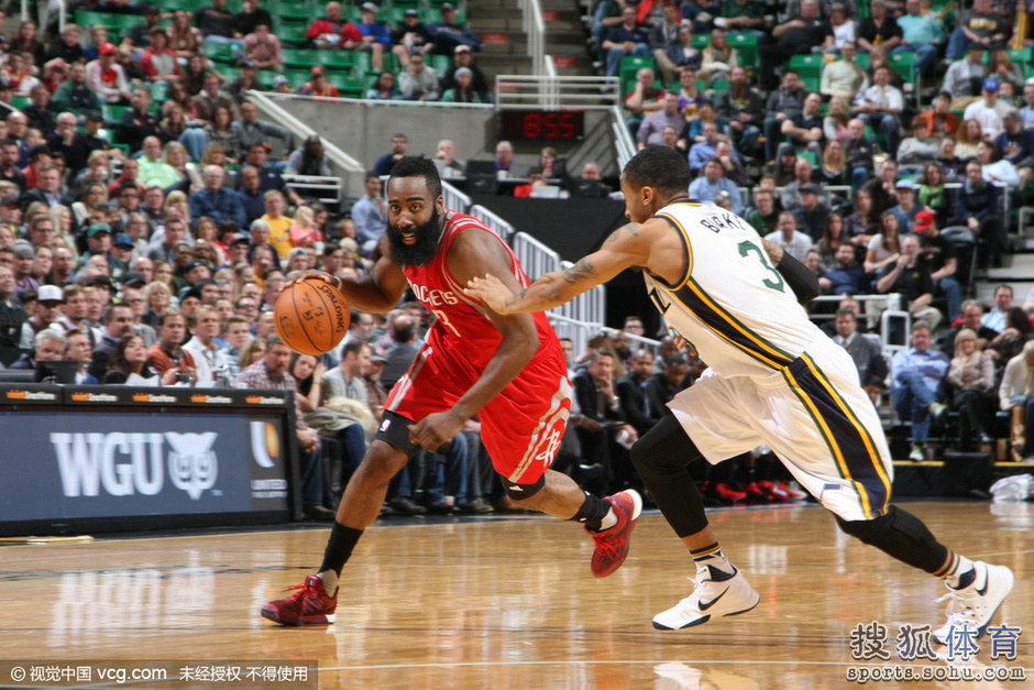 哈登30+7+5霍华德两双 火箭逆转爵士结束四连败