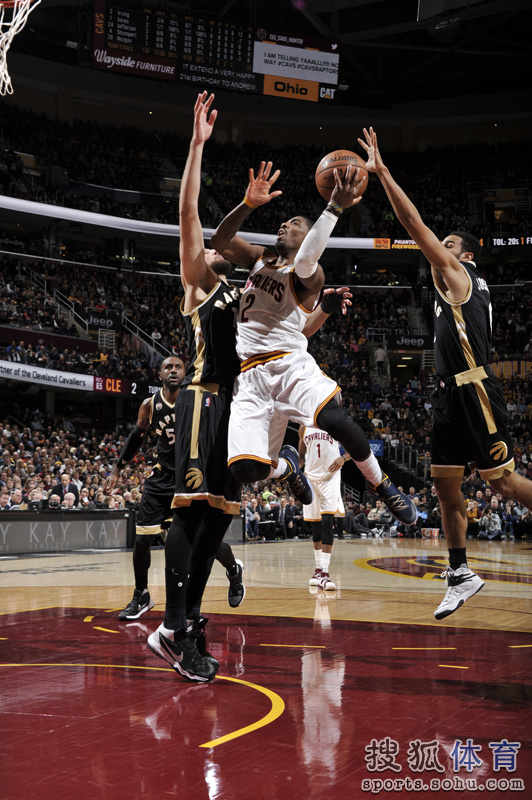 詹姆斯20+7欧文三数据新高 骑士轻取猛龙四连胜