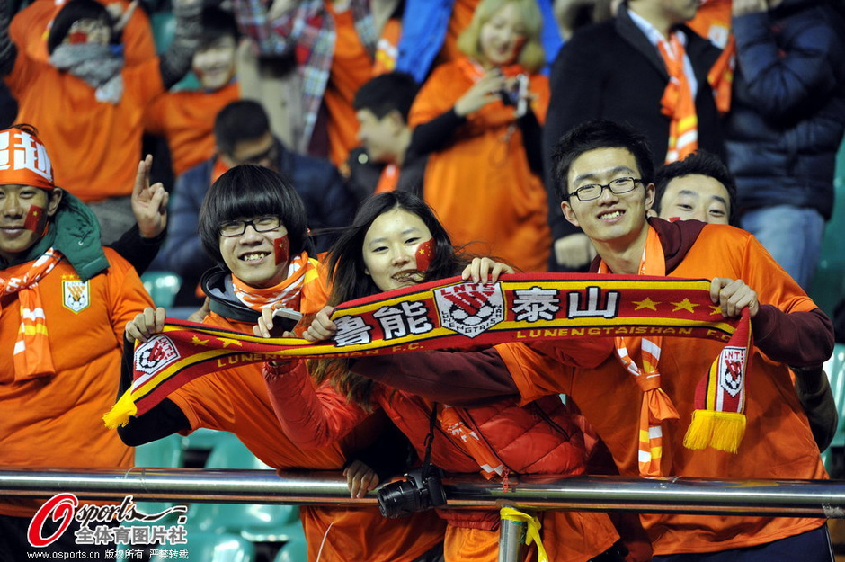 涯静众-洛维点球双响炮 鲁能2-2平10人浦项