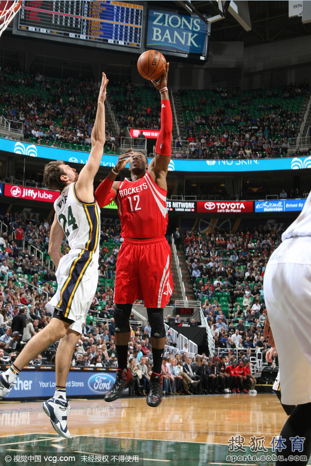 主帅盛赞哈登寻回侵略性 干扰大胡子球迷被禁赛