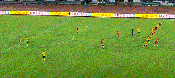 恒大2-1亚泰连续17轮不败 郑龙两球导演逆转