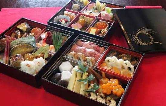 日本铁路便当VS中国火车盒饭,中国盒饭卒