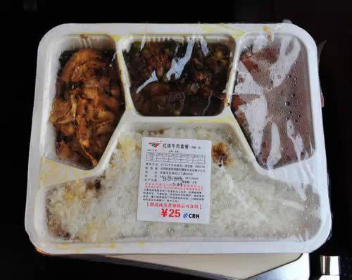 日本铁路便当VS中国火车盒饭,中国盒饭卒