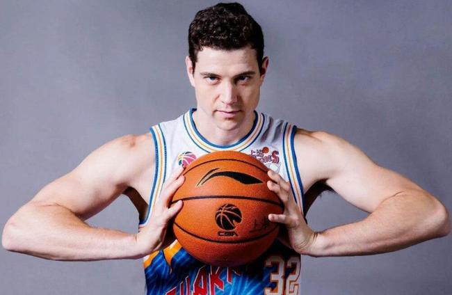 【篮球】CBA得分王重返NBA!寂寞大神2年合同签约太阳