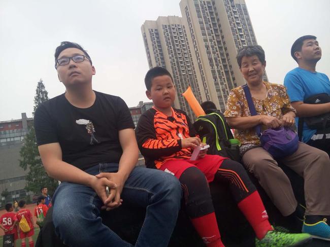 爆红小门将:偶像是诺伊尔 世界杯支持阿根廷夺冠
