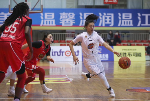 四川女篮赵雪同天赋异禀 因为热爱一年歇10天