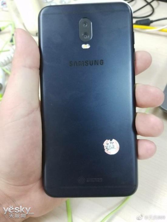 三星Galaxy J7(2017)真机曝光 金属机身双摄加持