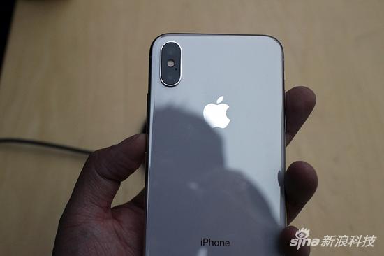 首发iPhone X上手体验:Face ID和全面屏好用吗?