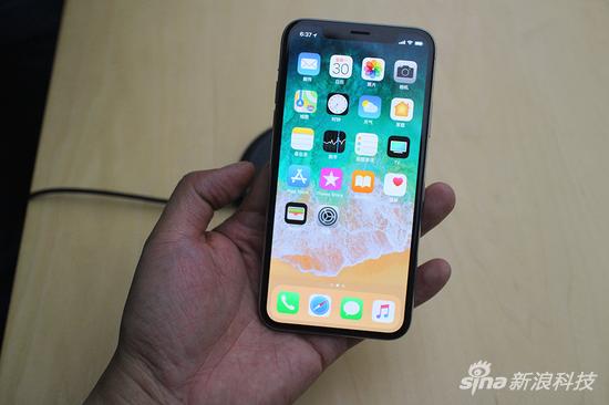 首发iPhone X上手体验:Face ID和全面屏好用吗?