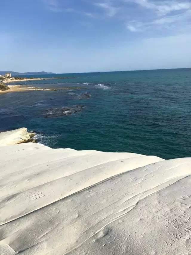 【转】这个国家把最美的颜色都穿在了身上!你想跟谁去?