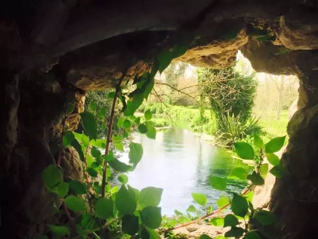 【转】这个国家把最美的颜色都穿在了身上!你想跟谁去?