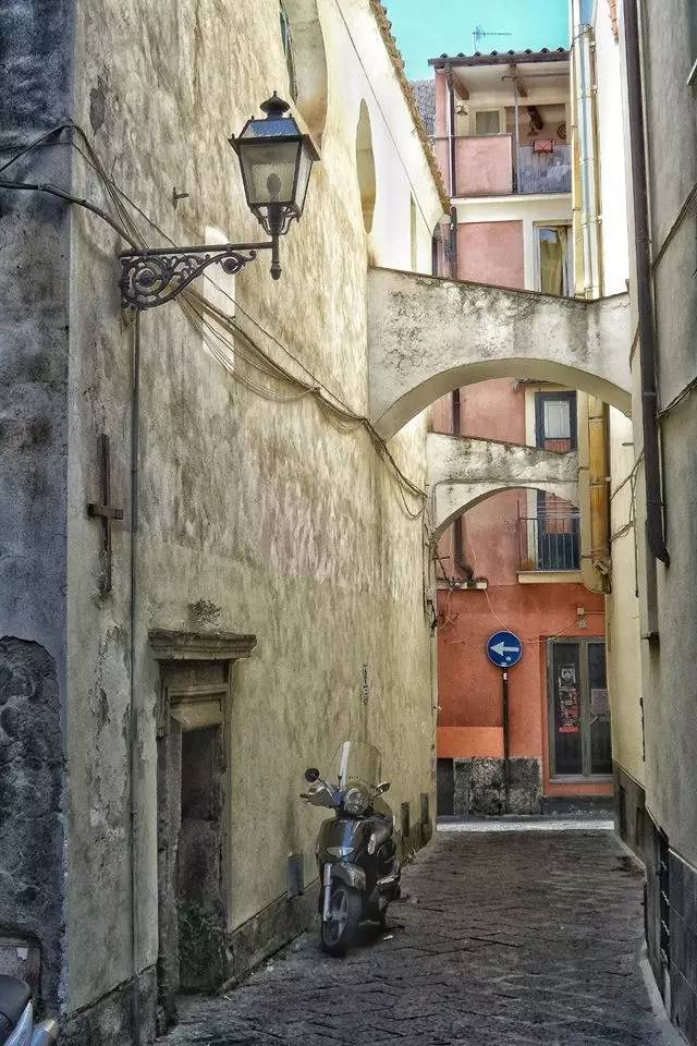 【转】这个国家把最美的颜色都穿在了身上!你想跟谁去?