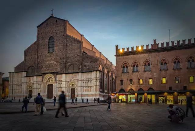 【转】这个国家把最美的颜色都穿在了身上!你想跟谁去?