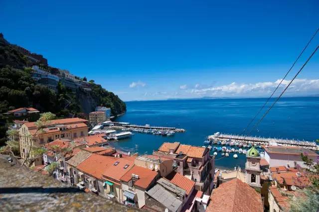 【转】这个国家把最美的颜色都穿在了身上!你想跟谁去?