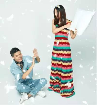 LOL:大哥小苍合拍艺术照被爆出