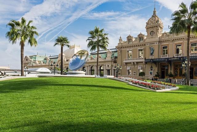 【转载】比颐和园还小,土豪比迪拜多,这个欧洲小国此生不去心难安