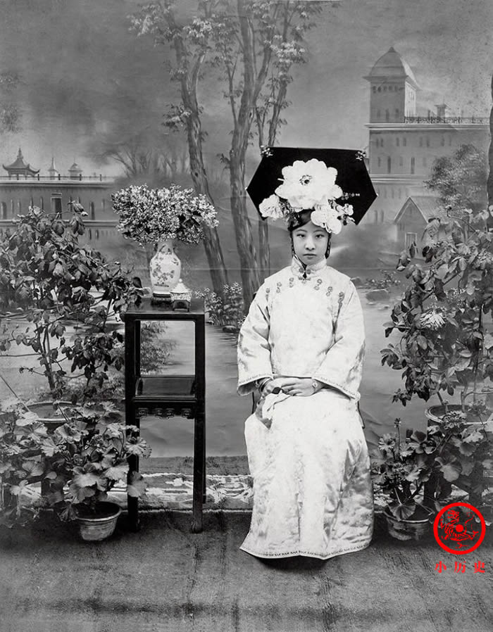 老照片记录溥仪的原生家庭,妹妹很有气质