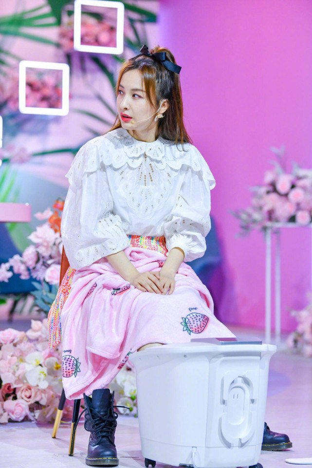 郑爽林允吴昕黄圣依罕见同框,吴昕竟那么胖?郑爽凭美貌碾压全场