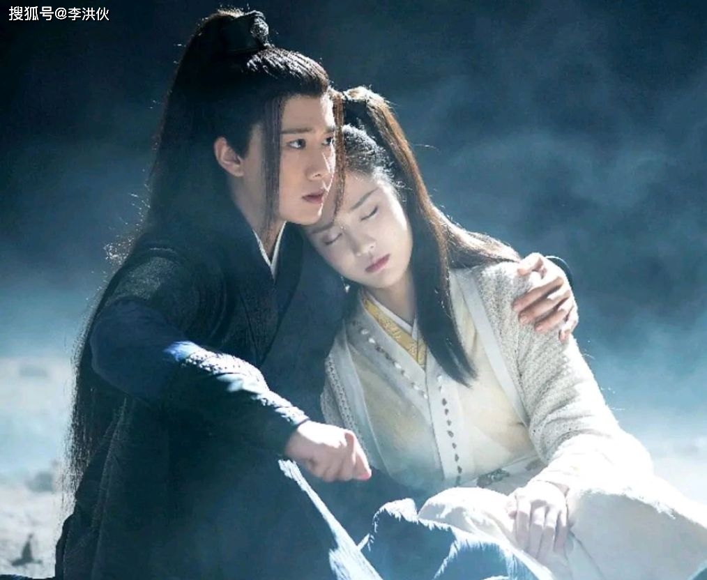 《暮白首》虽剧情错乱,任嘉伦张慧雯CP感强,男女主开启倍速恋爱