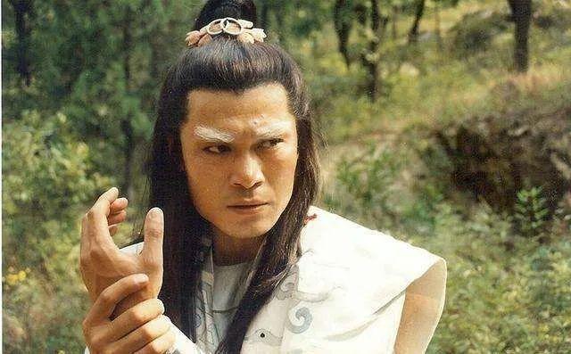 武侠剧《白眉大侠》播出25年,大反派成了一线明星,女主角已离世