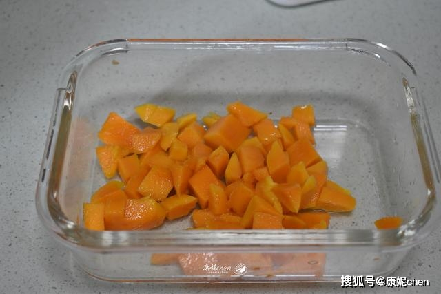 天气热,牛奶和芒果这做法火了,5分钟就做好,大人小孩都爱吃