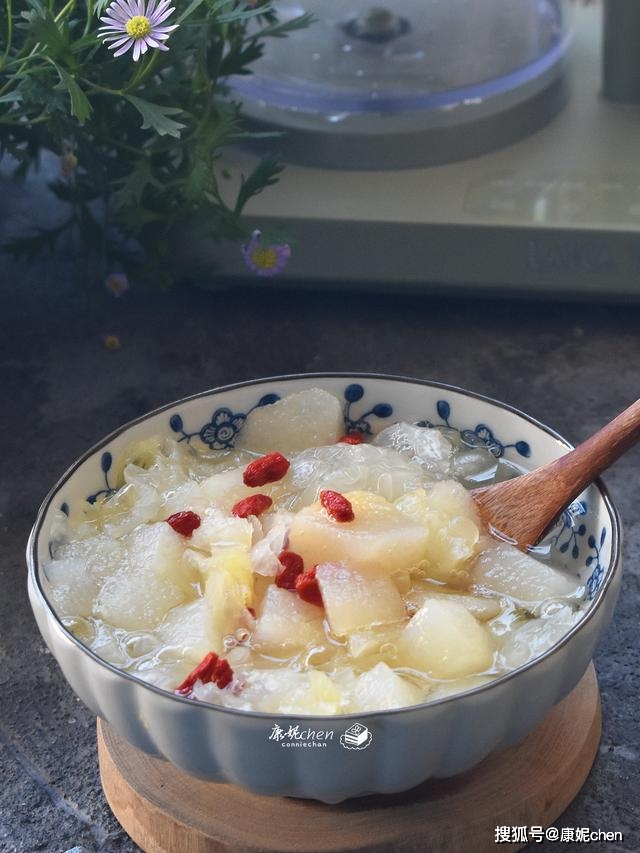 夏季少喝冷饮,用两种食材煮糖水顺滑又滋润,简单方便清热润肺