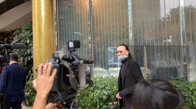 成龙出席赌王丧礼,传二人力追利智,港姐现身曾被四太赞理想儿媳