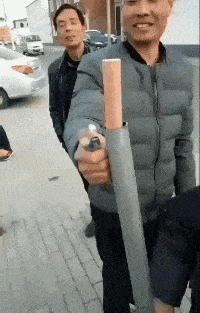 搞笑GIF:新交的女友,大家感觉如何呀?