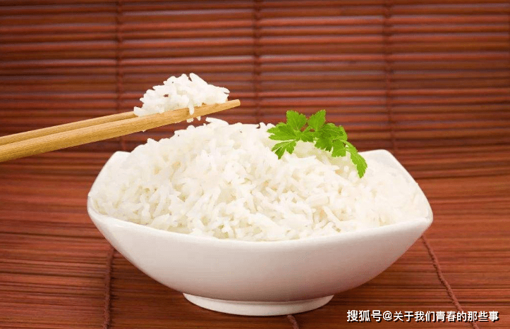 蒸米饭,外行才只用清水!多加2样,松软清甜,颗粒分明,格外香
