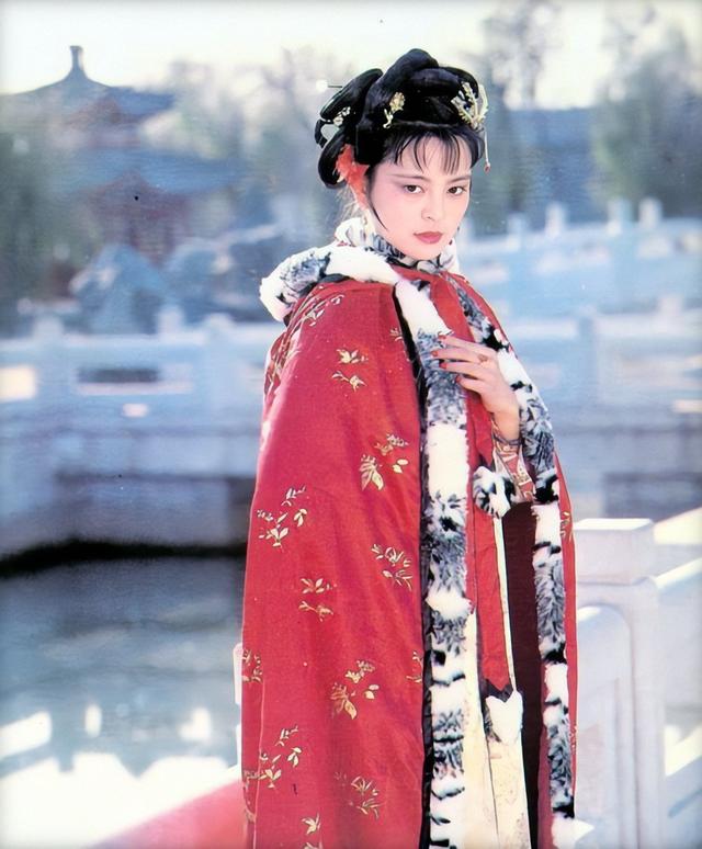 《红楼梦》里,贾府另一个王妃是哪个?当然不是贾元春