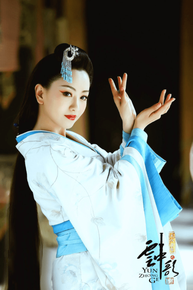 明星演戏小秘密!女星增高鞋成常态,但是男星也习以为常?