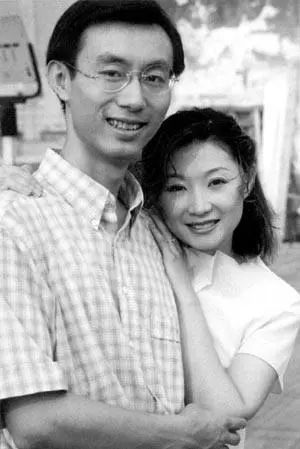 演技炸裂的影帝!低调隐婚背后,是一段惺惺相惜的朴实爱情!