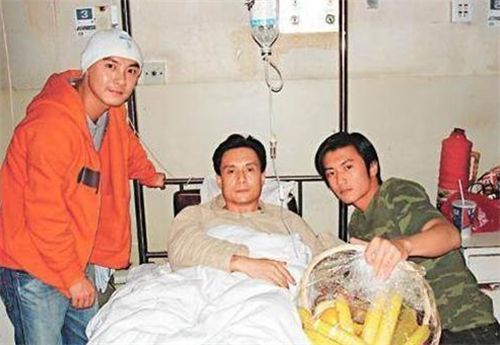 西游记片酬最高的演员,被谢霆锋、张卫健打进医院,现卖卤菜为生